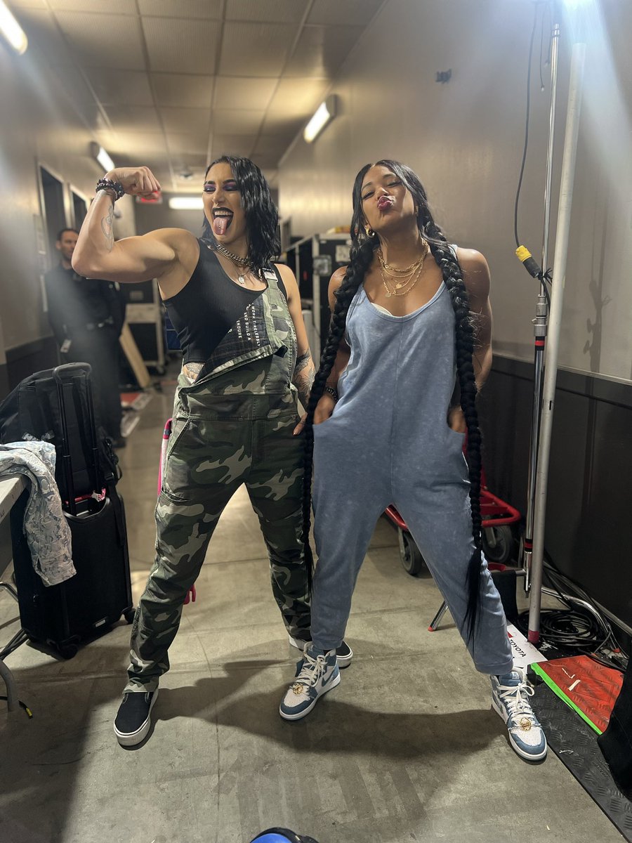 BiancaBelairWWE's tweet image. The Ying to my Yang!
Overall Gang