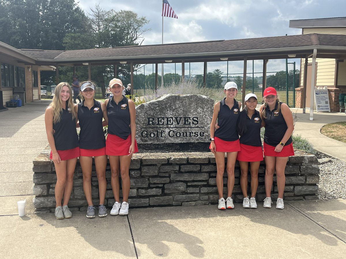 Congratulations to the 2024 Cincinnati Sectional Champions with a new low team score school record of 317!!!  This is the fifth consecutive sectional title for Fenwick!!!!