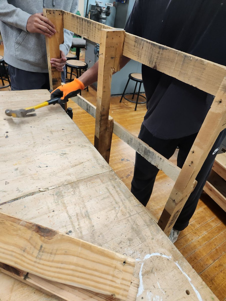 BTHSDragons's tweet image. Our Woodworking class is in the process of refinishing cabinet doors &amp;amp; repurposing pallet wood! @BrickSupt @MsMac_BTPS  @DavidKasyan