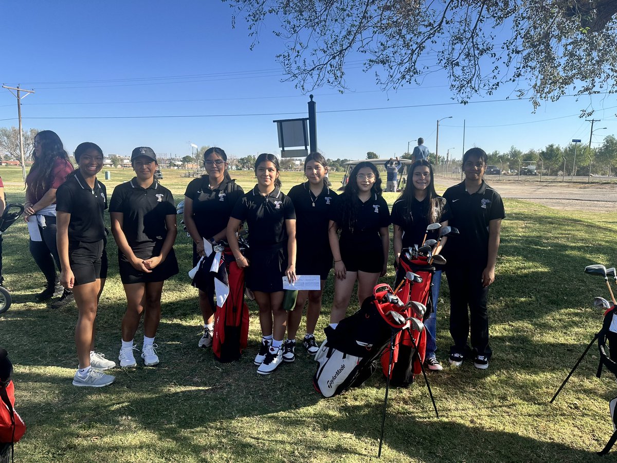 First tournament of the season ❤️🏌️‍♀️<a href="/HanksGolf95/">@J.M. Hanks Golf</a>