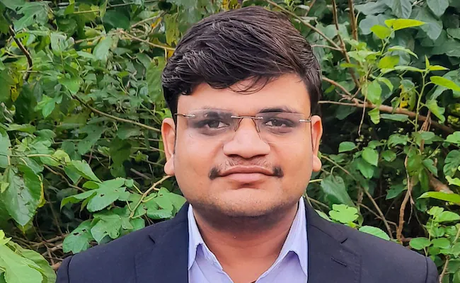ndtv's tweet photo. UP Boy Kidnapped At 7 Is Lawyer Now, Gets Kidnappers Sentenced After 17 Years https://t.co/aiJqNa8BXH https://t.co/wahWn6ifOI