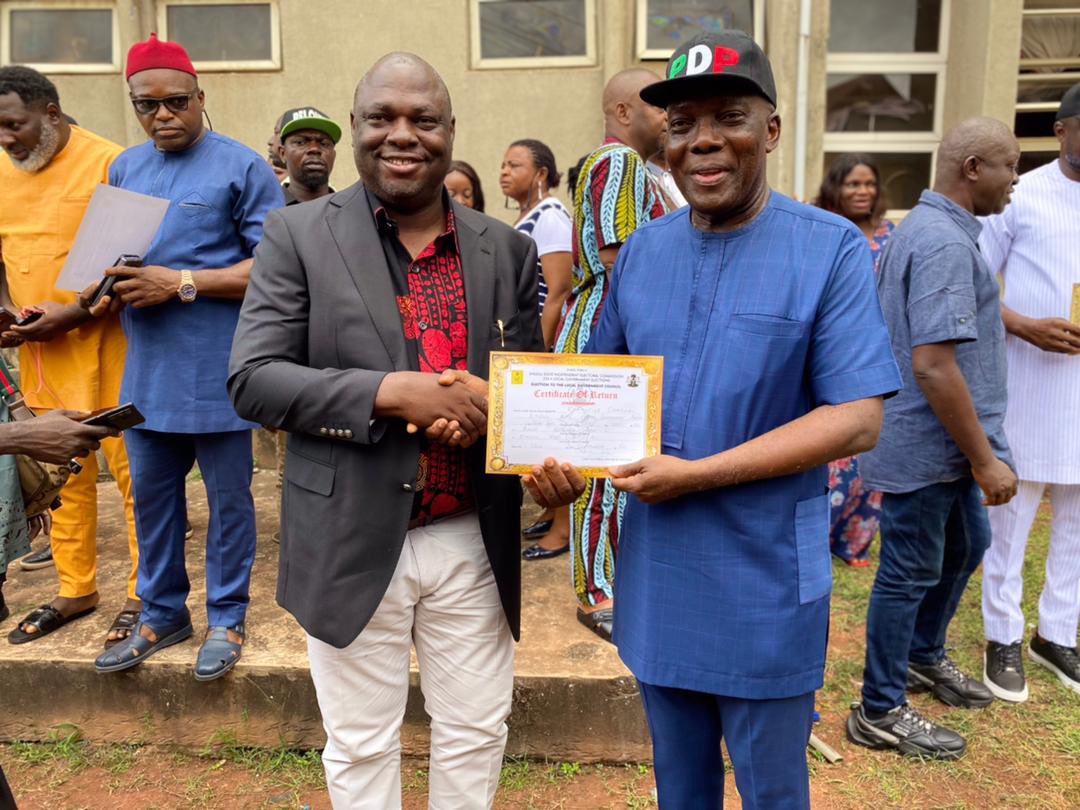 Pastor_BDAnike's tweet photo. I have just received my Certificate of Return from the Chairman of the Enugu State Independent Electoral Commission (ENSIEC), Prof. Chris Ngwu, as the Chairman-elect of Enugu East LGA.

Glory be to God. A new beginning is here, Ndi Enugu East.

#ANewBeginning
#TOMMOROWISHERE https://t.co/oFDWcrVidz