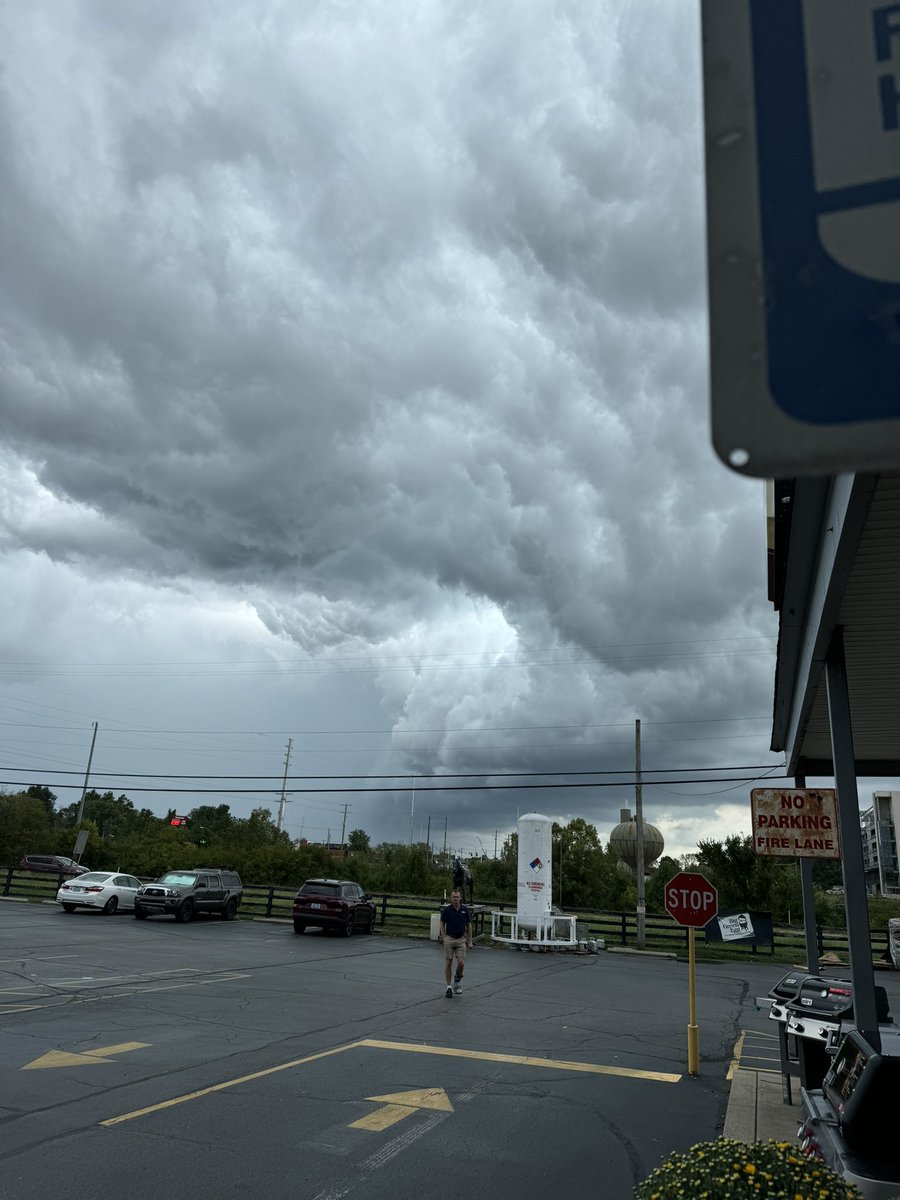 Raptorky's tweet photo. @MarcWeinbergWX View from Windy Hills as it was crossing https://t.co/AozoJGFA6R