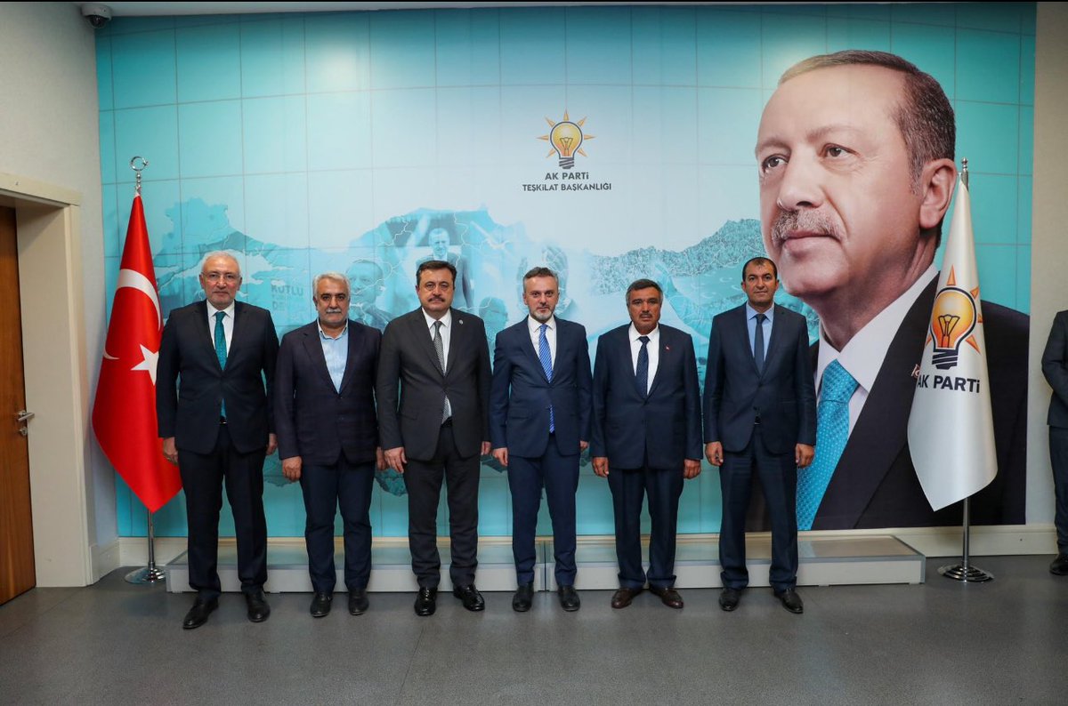 Ak Gençlik Karkamış (@genclikkarkamis) on Twitter photo Karkamış Ana kademe İlçe Başkanlığımıza Sn. Hacı Ayvaz Çiçek atanmıştır.
Bugüne kadar göstermiş olduğu özverili çalışmalarından ve gayretlerinden dolayı Sn. Ahmet Özaslan Başkanıma teşekkür ediyor, yeni görevlendirilen ilçe başkanımıza muvaffakiyetler diliyoruz.
<a href="/fmfedaioglu/">Fatih Muhaddis FEDAİOĞLU</a> Karkamış Ana kademe İlçe Başkanlığımıza Sn. Hacı Ayvaz Çiçek atanmıştır.
Bugüne kadar göstermiş olduğu özverili çalışmalarından ve gayretlerinden dolayı Sn. Ahmet Özaslan Başkanıma teşekkür ediyor, yeni görevlendirilen ilçe başkanımıza muvaffakiyetler diliyoruz.
<a href="/fmfedaioglu/">Fatih Muhaddis FEDAİOĞLU</a>