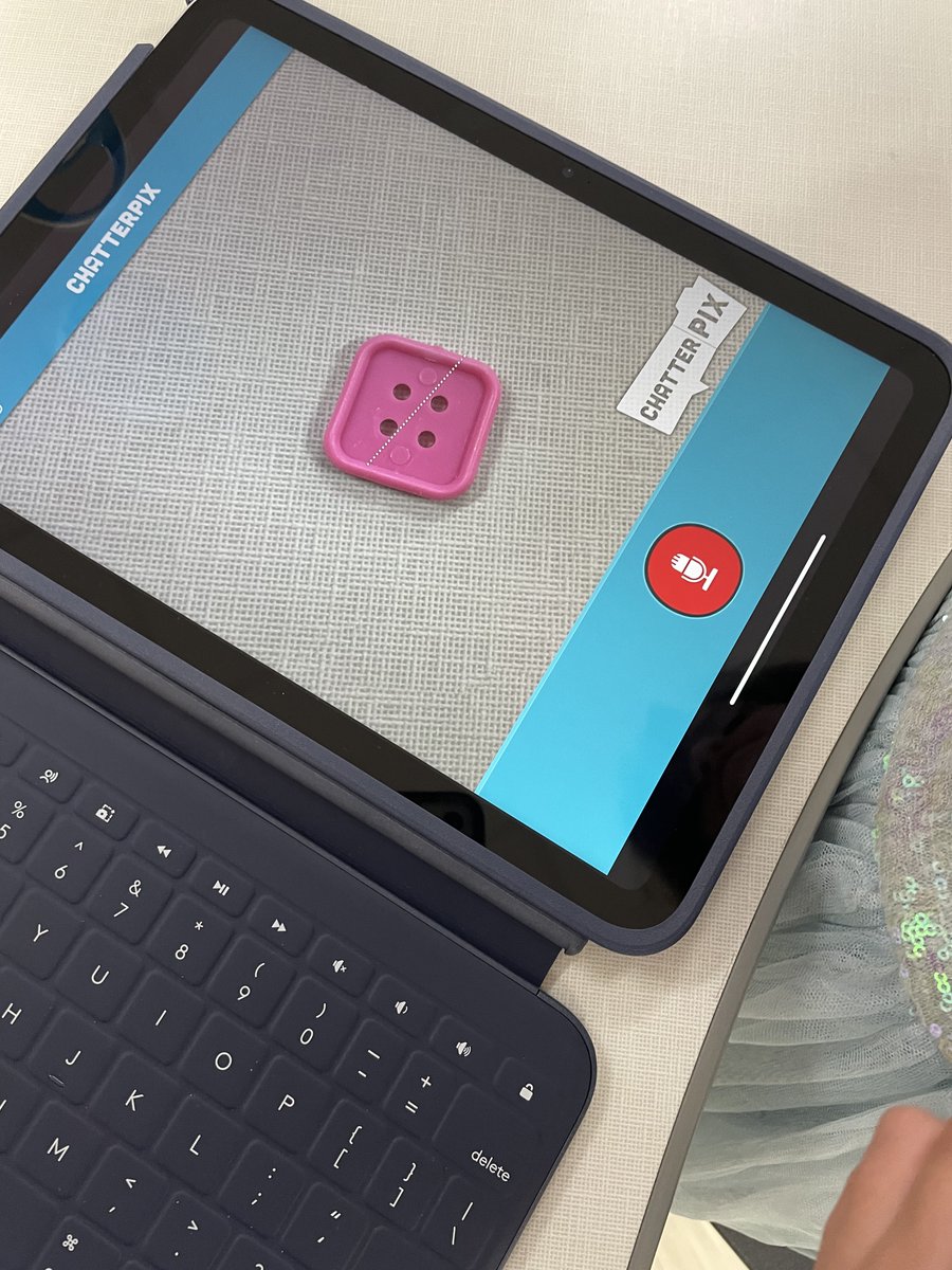 KellyMartinITF's tweet image. Kinder @BridlewoodES are recording their voices to show what they know about the physical properties of a button. 👏#DigitalLISD