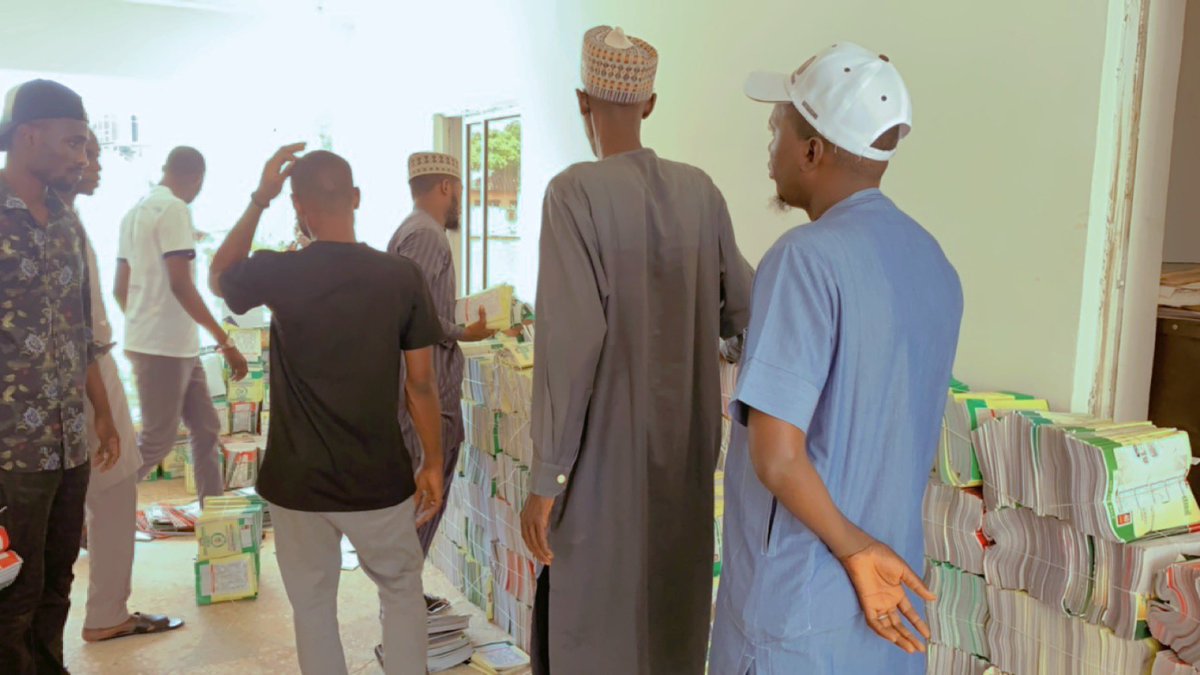 Black ~ Gee (@ishaqaboubaqar) on Twitter photo Hon <a href="/B_ELRUFAI/">Hon. Mohammed Bello El-Rufai</a> donates 36K exercise books to Kaduna North Local Government. The donation intended to help with the lack of educational resources, the books were given to the ES , Haj. Fatima, who accepted them for the Executive Chairman of Kaduna North LG, <a href="/muktarbaloni/">Muktar Baloni</a> Hon <a href="/B_ELRUFAI/">Hon. Mohammed Bello El-Rufai</a> donates 36K exercise books to Kaduna North Local Government. The donation intended to help with the lack of educational resources, the books were given to the ES , Haj. Fatima, who accepted them for the Executive Chairman of Kaduna North LG, <a href="/muktarbaloni/">Muktar Baloni</a>