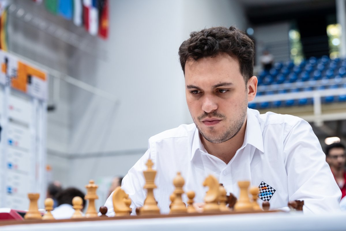 Chessable en Español (@chessable_es) on Twitter photo Enhorabuena a nuestros estimados autores por sus medallas individuales en la Olimpiada de Ajedrez realizada recientemente en Budapest.
👏👏👏
💙IM Sabrina Vega Gutiérrez 🥈 - plata individual, 3er tablero
💙GM Alan Pichot 🥉 - bronce individual, 4to tablero
📷: <a href="/photochess/">PhotoChess</a> Enhorabuena a nuestros estimados autores por sus medallas individuales en la Olimpiada de Ajedrez realizada recientemente en Budapest.
👏👏👏
💙IM Sabrina Vega Gutiérrez 🥈 - plata individual, 3er tablero
💙GM Alan Pichot 🥉 - bronce individual, 4to tablero
📷: <a href="/photochess/">PhotoChess</a>