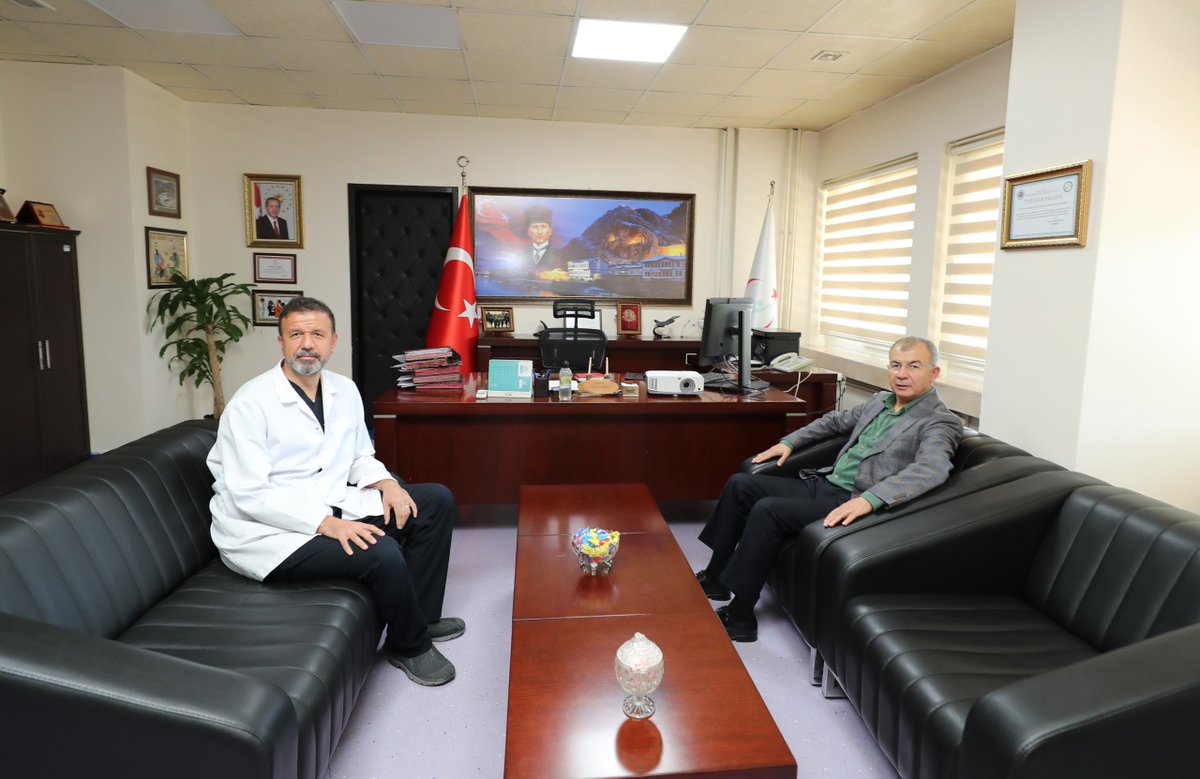 Mülkiye Başmüfettişi olarak atanan Valimiz Yılmaz DORUK, Amasya Üniversitesi Sabuncuoğlu Şerefeddin Eğitim ve Araştırma Hastanesini ziyaret etti. Ziyarette, Hastane Başhekimi Dr. Öğr. Üyesi Volkan TAŞOVA, Valimize katkıları için teşekkürlerini iletti.