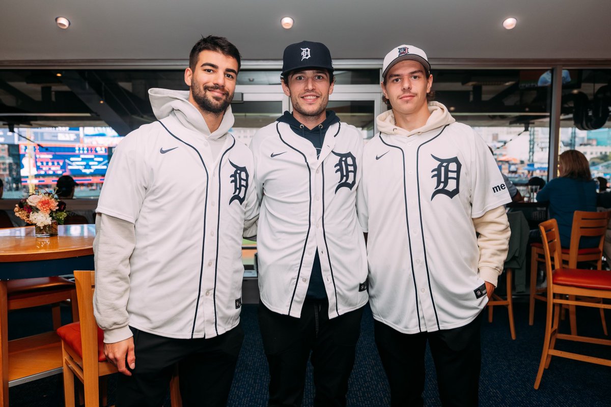 Some familar faces packing the park for today's <a href="/tigers/">Detroit Tigers</a> game at Comerica Park! 👀

🗣️ LET'S GO TIGERS!

Join the hunt this week » tigers.com/tickets