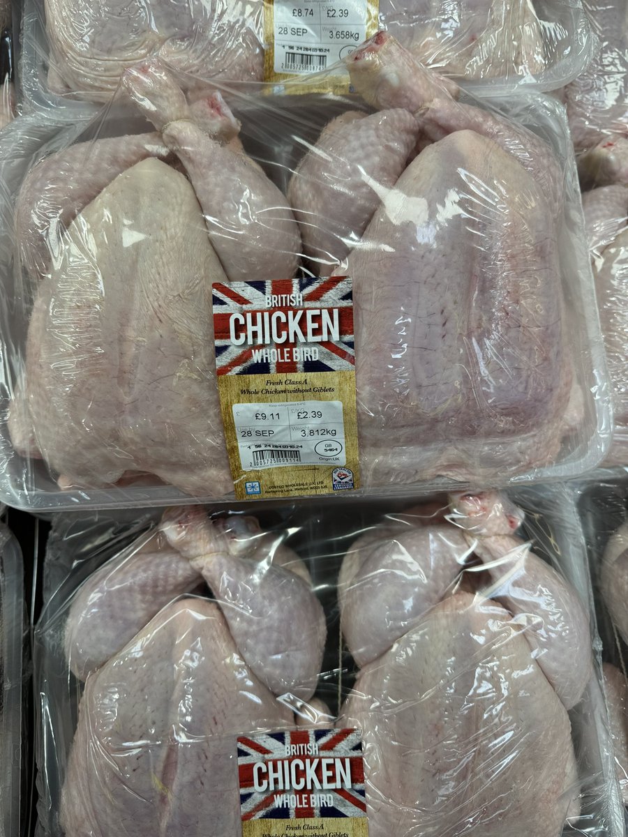 MyMamsDaughter's tweet photo. Why does this chicken from Costco advertised to look like it’s a finalist in Britain’s Got Talent? https://t.co/ffCuiosIlQ