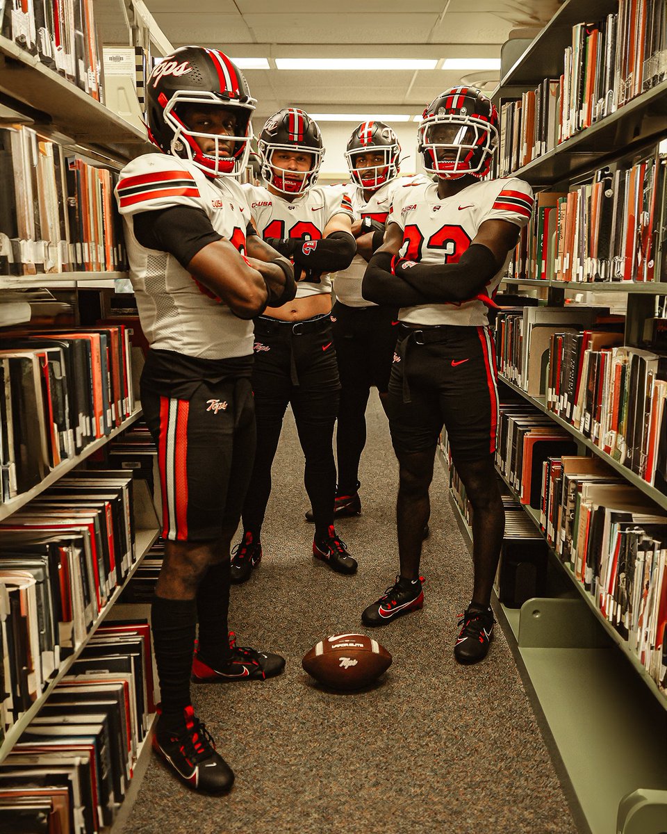 WKURecruiting's tweet image. "Book"ing it to Boston. Hilltopper Gameday threads, Ready to represent in style. #GoTops #WKU
