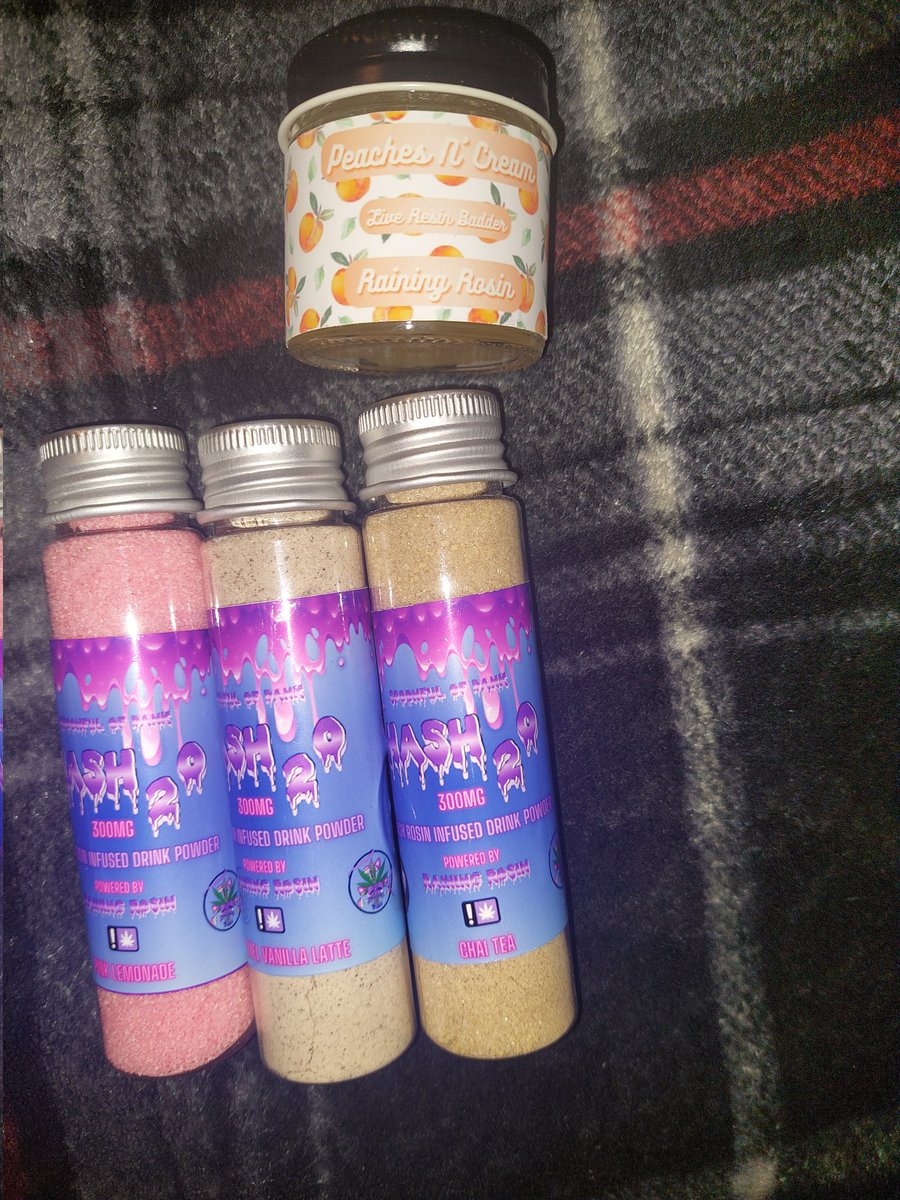 TrashPanda19XX's tweet photo. Mail call from @spoonfulofdank_ and @RainingRosin 
Yall I'm in absolute shock over this package. Yall are Incredible. Seriously obsessed with these hash20's. I think the caramel vanilla Latte before a top fan fav for me.
Thank you guys so much. This incredible. I'm in shock. https://t.co/OHpbOVbtBS
