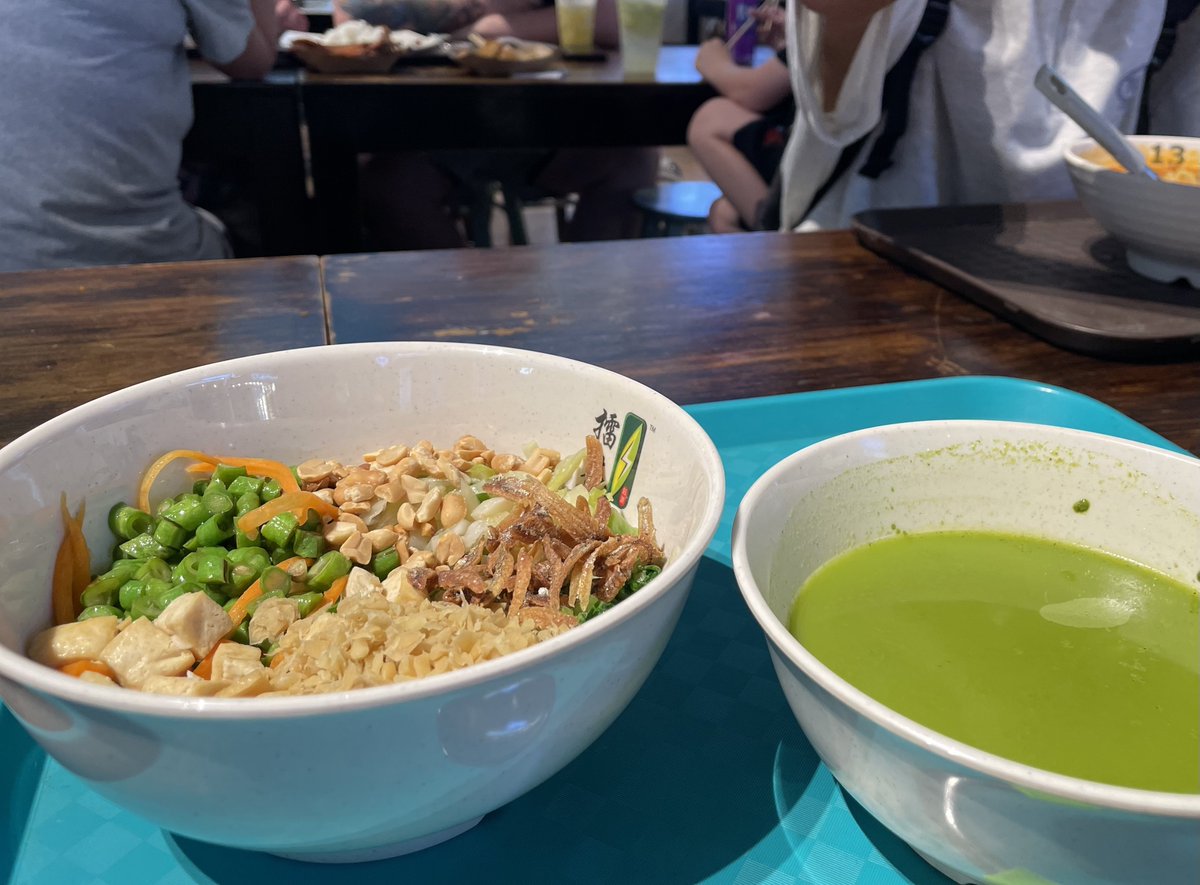 シンガポール着きました！
めっちゃ楽しいぃ🌟🌟🇸🇬
無事について良かった😭