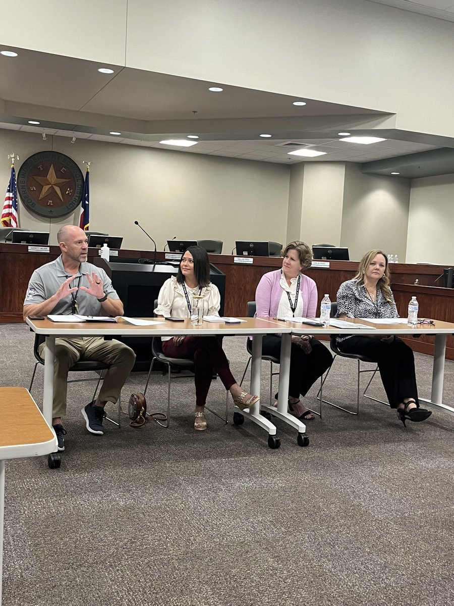 murrahiteach's tweet photo. Education &amp; Training Practicum students participate in panel discussion focusing on how district leaders impact student success in BISD. Thanks Dr. Craft, Mr. Goodrich, Mrs.  Schmidt, and Ms. Rhodes Pruin. @Boernehs @BoerneISD @HeatherCWillis https://t.co/HtezZi0Kn2