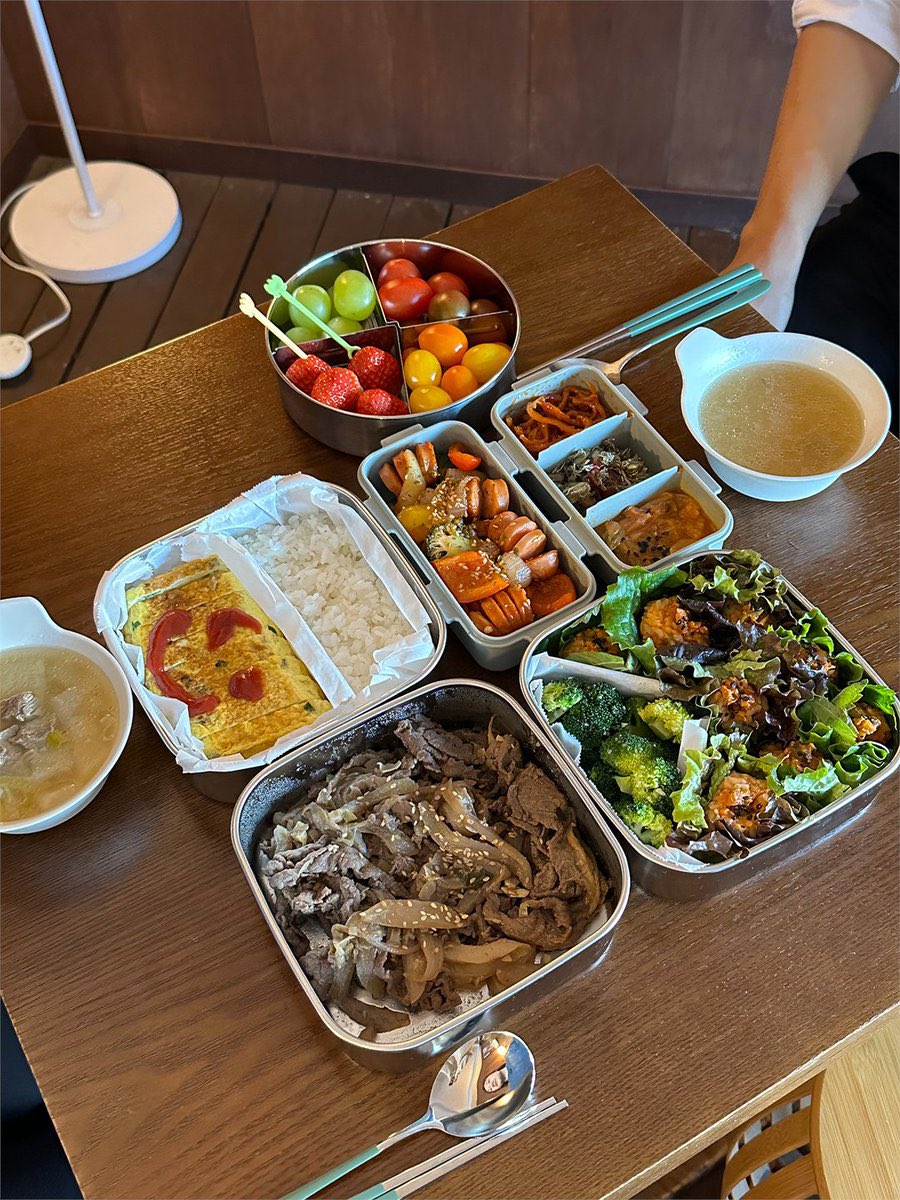 justyou_dk's tweet photo. 근데 아이돌이 노래나 춤 서바이벌도 아니고
>요리 서바이벌<에 나가고 싶어하는 것도 진짜 유일무이 하다 ㅋㅋㅋㅋㅋㅋㅋㅋㅋㅋ
ㅇㅇ 그럴만함 도겸은 유명한 요리 잘하는 아이돌임.. https://t.co/tkUsdNkxby
