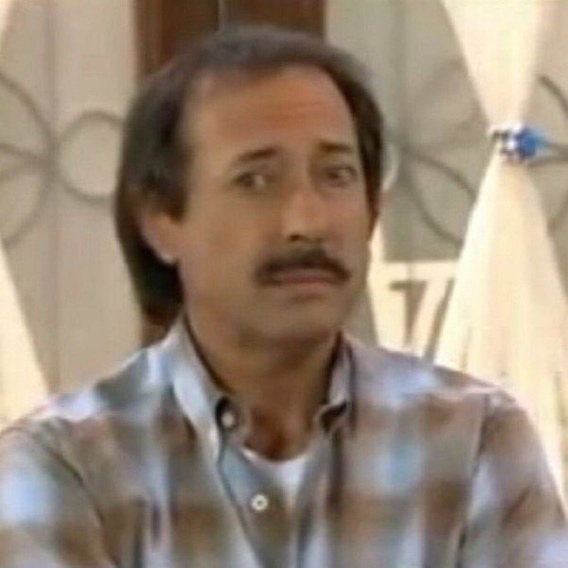 puse las notificaciones del celular en no molestar para estudiar tranquila y no solo no me molestó nadie sino que sigo todavía con el celular en la mano sin estudiar