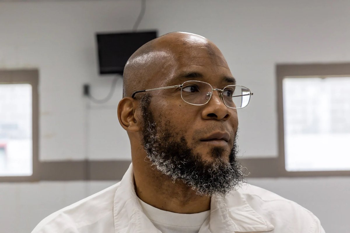 Tonight, our legal system tragically failed Marcellus “Khaliifah” Williams for the final time. 

The state of Missouri executed Mr. Williams in a horrific display of inhumanity, despite compelling evidence of his innocence. 

Tonight, we mourn his loss and honor his legacy.