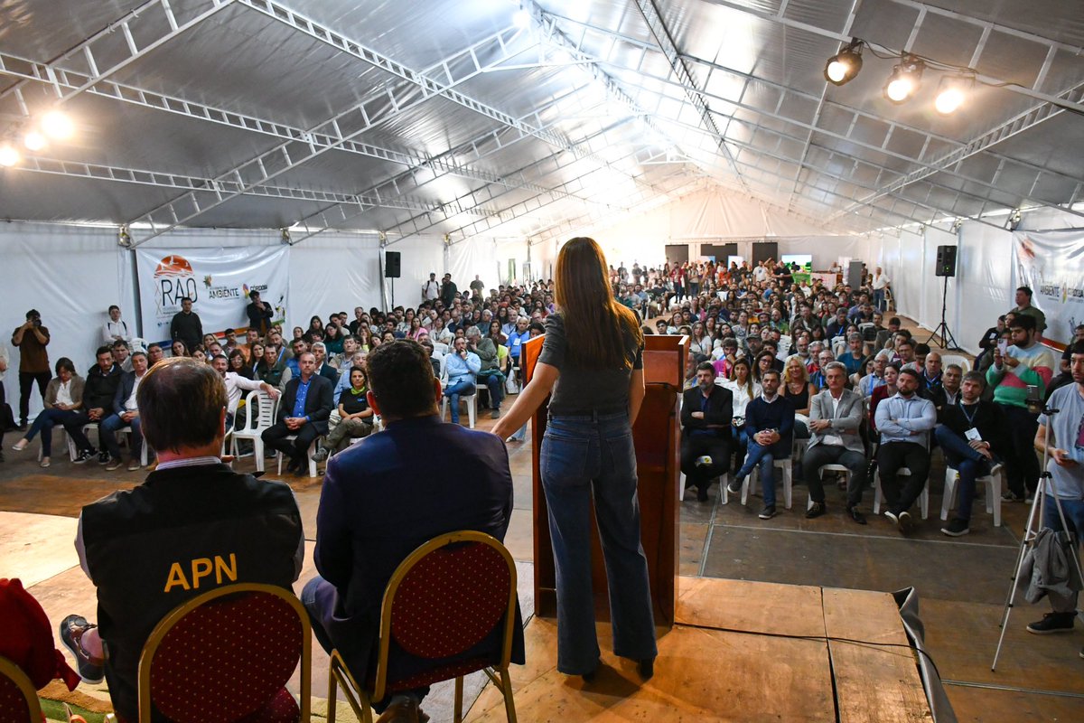 Empezó la #ReunionArgentinaDeOrnitología 🦩❤️ 

Un encuentro que eligió a nuestra provincia para hablar de preservación y conservación 🤩🌎 

Gracias a <a href="/AvesArgentinas/">Aves Argentinas</a> y a cada uno de los municipios de la región de #ansenuza por hacer este espacio de intercambio posible 🙌🌱