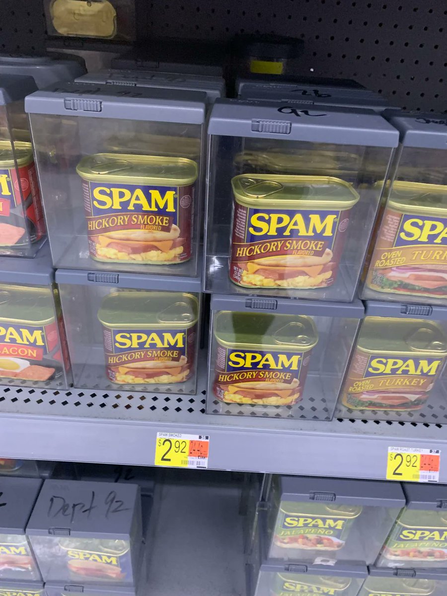 DirectToFans's tweet photo. #inflation #KamalaHarris #BorderCzarKamala 

The economy is doing so well (for certain people) that some people don't notice that other American Citizens are struggling - with the influx of almost 19 million Illegal Aliens entering the Country and straining resources https://t.co/RJfIwW9yyj