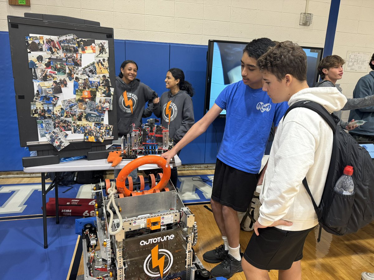 Jeffrey Soto (@jsotohhs) on Twitter photo Rush Week - Day 1 at HHS! Students spent all day gaining and delivering information to showcase all of the incredible clubs we have at Hightstown! ๐๏ธ๐ผ๐ญ๐ค๐จ๐ฎ๐๐งฉ๐ฌ๐ช๐๏ธ<a href="/EWRSDK12/">East Windsor Regional Schools</a> <a href="/HHS_vinson/">Dennis Vinson</a> Rush Week - Day 1 at HHS! Students spent all day gaining and delivering information to showcase all of the incredible clubs we have at Hightstown! ๐๏ธ๐ผ๐ญ๐ค๐จ๐ฎ๐๐งฉ๐ฌ๐ช๐๏ธ<a href="/EWRSDK12/">East Windsor Regional Schools</a> <a href="/HHS_vinson/">Dennis Vinson</a>