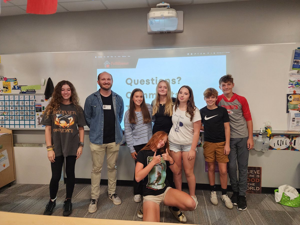 OdsSrawh's tweet photo. Global Thread students enjoyed visits from The Kearney Fulfillment House and Down Syndrome Innovations this week! 2 great organizations!  @AlumniOakhill @MaggieMNewhouse @OakhillDay @DSGKC https://t.co/RvPJ1QD5IJ