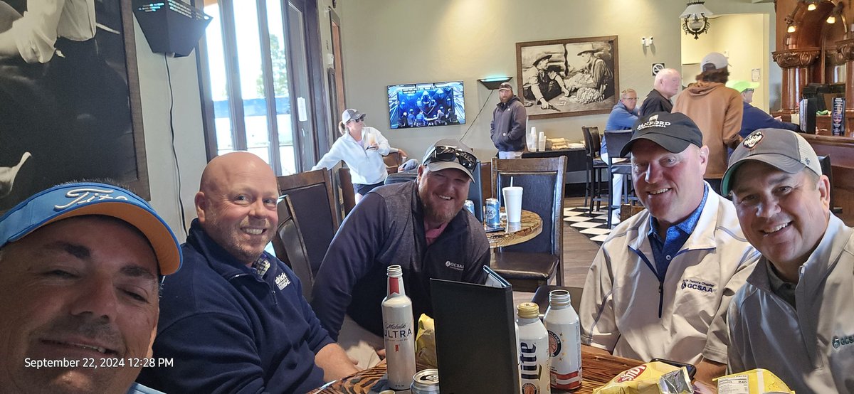 rickwit23's tweet photo. @GCSAA_Central @sdgcsa @49CAGCS @GCSAA_Central @49CAGCS @SuperSoup48 @kelly_eilers this was a blast group to hang with the past few days!! https://t.co/61EcW4tb9z