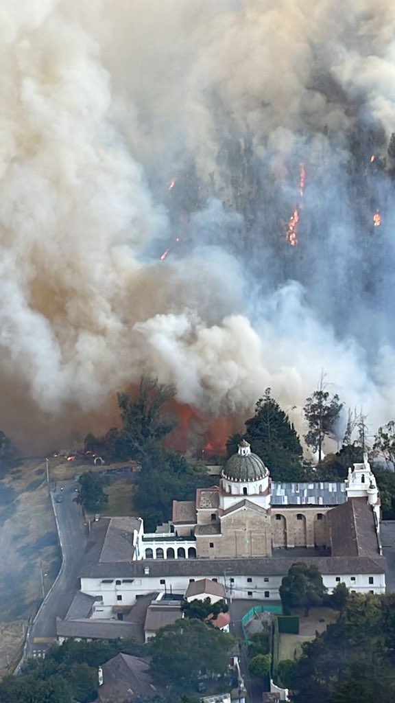 #Urgente ¡PRODUCEN INCENDIOS!

Buscan generar caos en el país. Es claro que los incendios son producidos. Quieren tener al país en llamas.

¿Quiénes están detrás de los incendios?