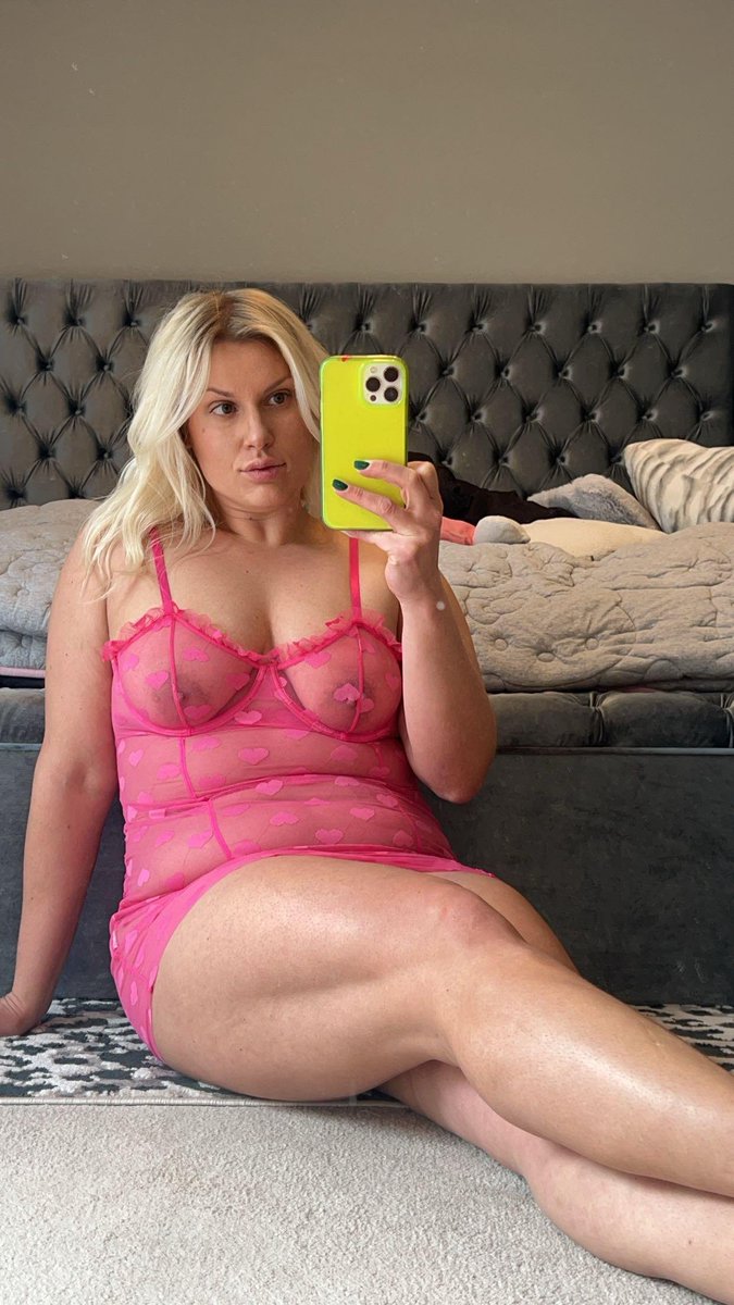 Do you wanna exchange pics in DM ? then say hi...