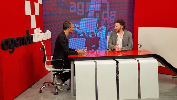 GYR7mbCW0AAt2gY?format=jpg&name=small