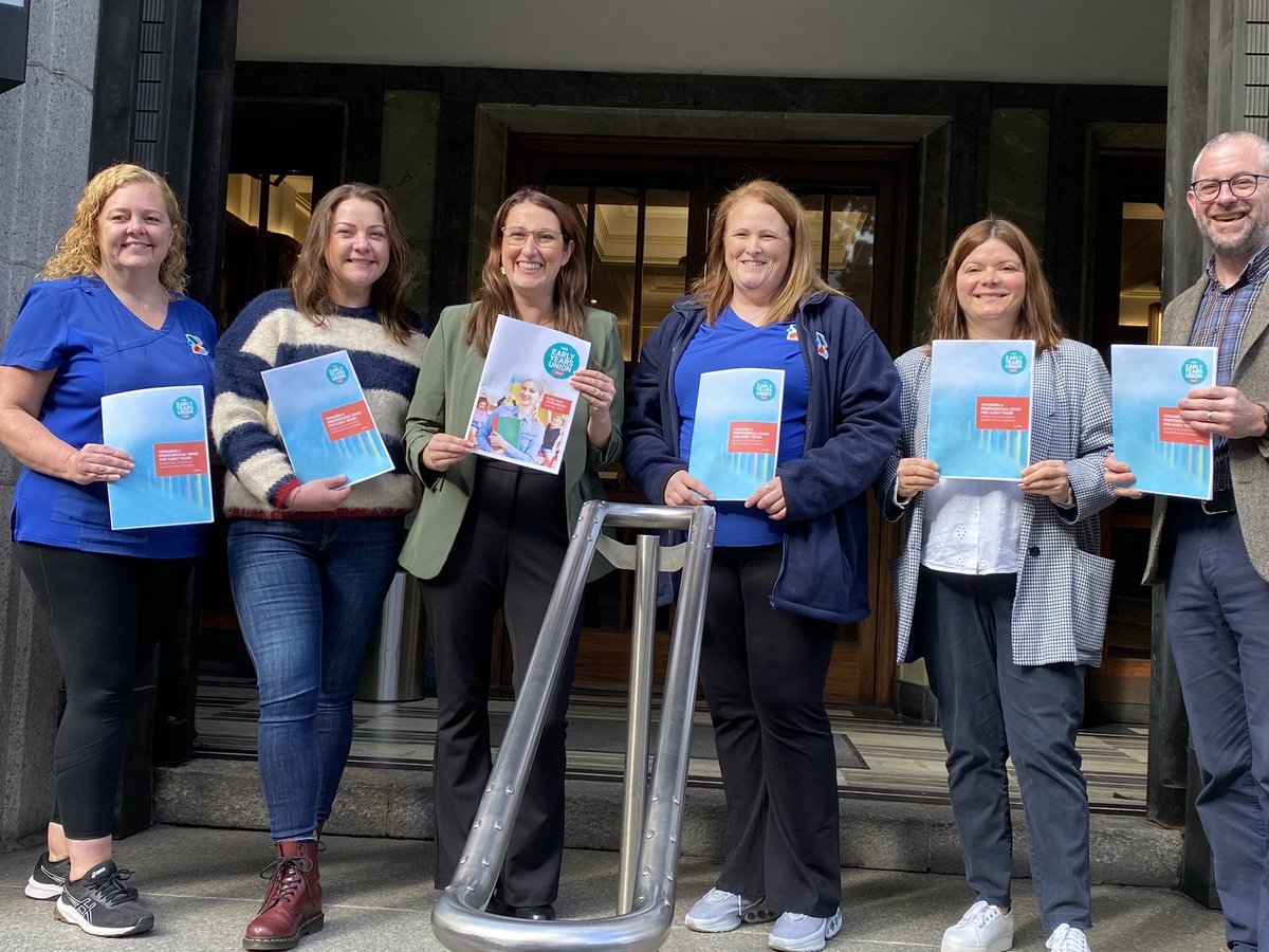 Our campign for better pay marches on!

Today <a href="/SIPTU/">SIPTU</a> members from Start Bright met with Minister <a href="/EmerHigginsTD/">Emer Higgins TD</a> to discuss the impact low pay is having on staff and services. 

Early Years needs a pay rise in Budget 2025.

Add your voice to the petition: siptu.ie/earlyyearspeti…