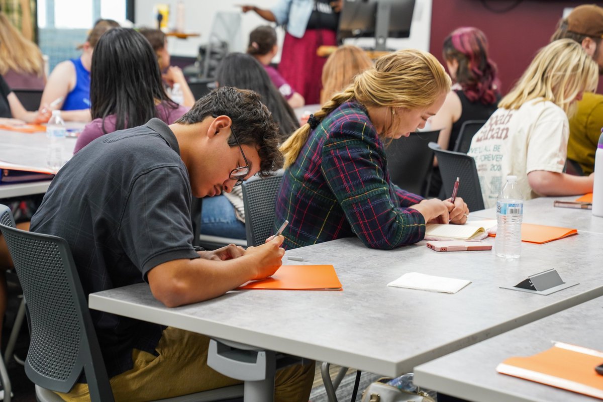 tamuwc's tweet image. Today is National Thank You day! We&apos;d like to extend our thanks to our brilliant consultants that make up the University Writing Center. If you&apos;d also like to show your gratitude, book an appointment with us at uwc.tamu.edu! Or tell us who helped you recently!
#tamu