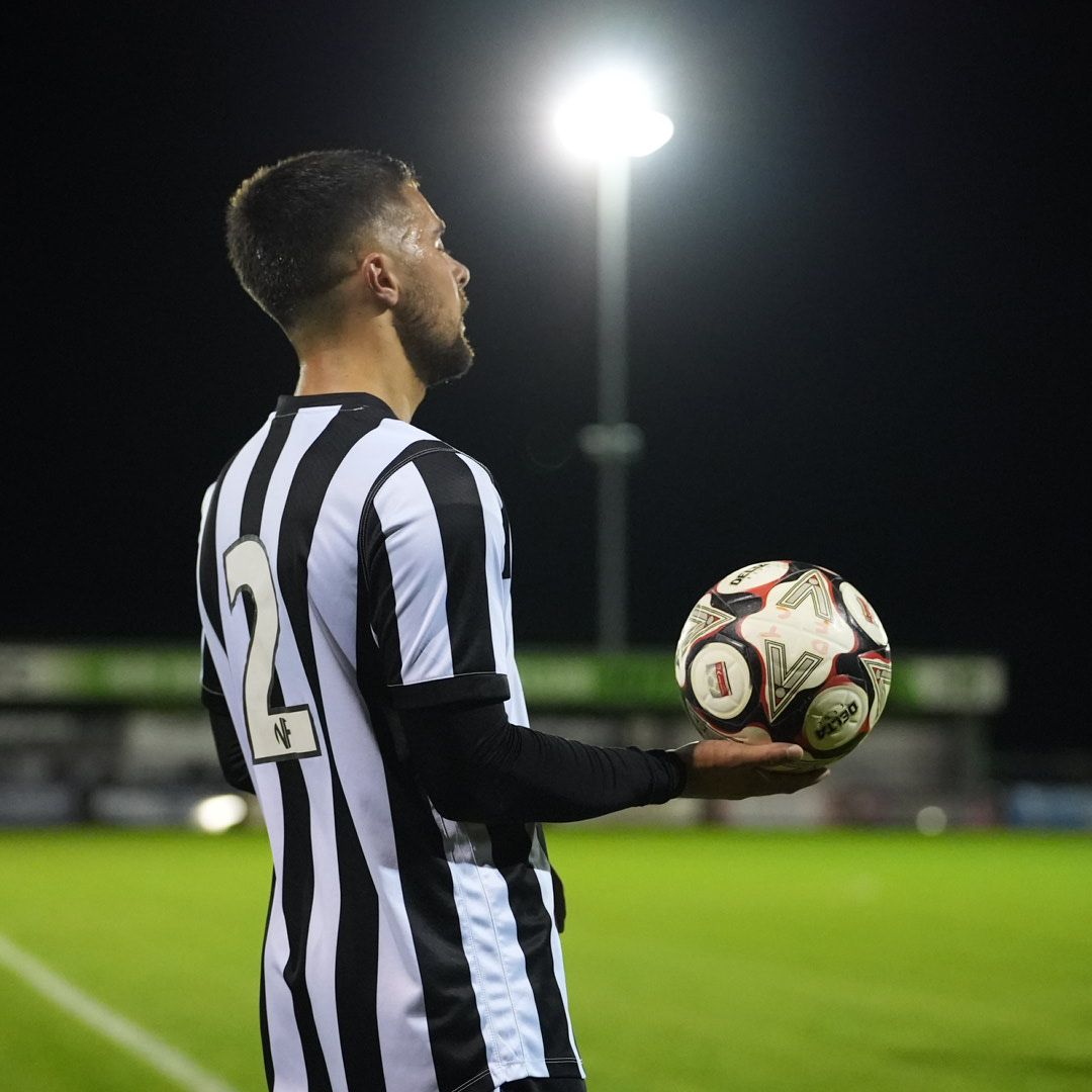 DerehamTown's tweet photo. 💡 

#WeAreDereham ⚫️⚪️ https://t.co/Gme06a84Vu