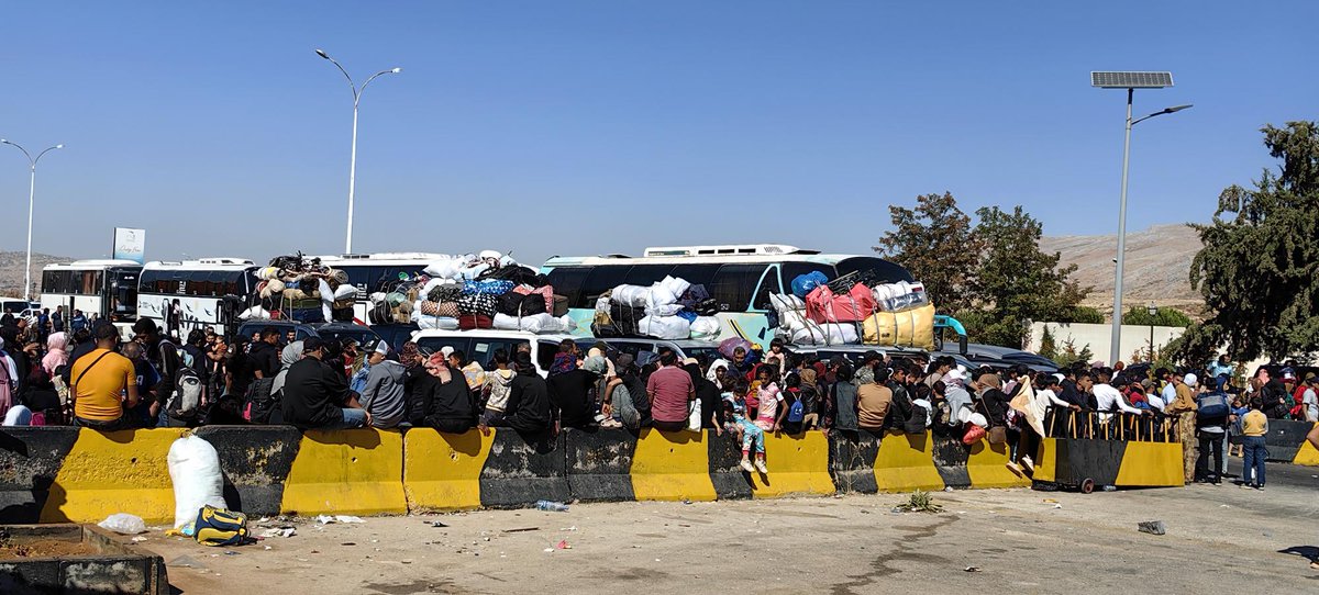 llosa_gonzalo's tweet photo. Spent the day on the Syrian side of the border with Lebanon. We saw thousands of Syrians and Lebanese fleeing the escalating violence in Lebanon. UNHCR is working with the Syrian Arab Red Crescent (SARC) to mobilize relief items in support of the people at the border. https://t.co/JgjgQOVw7L