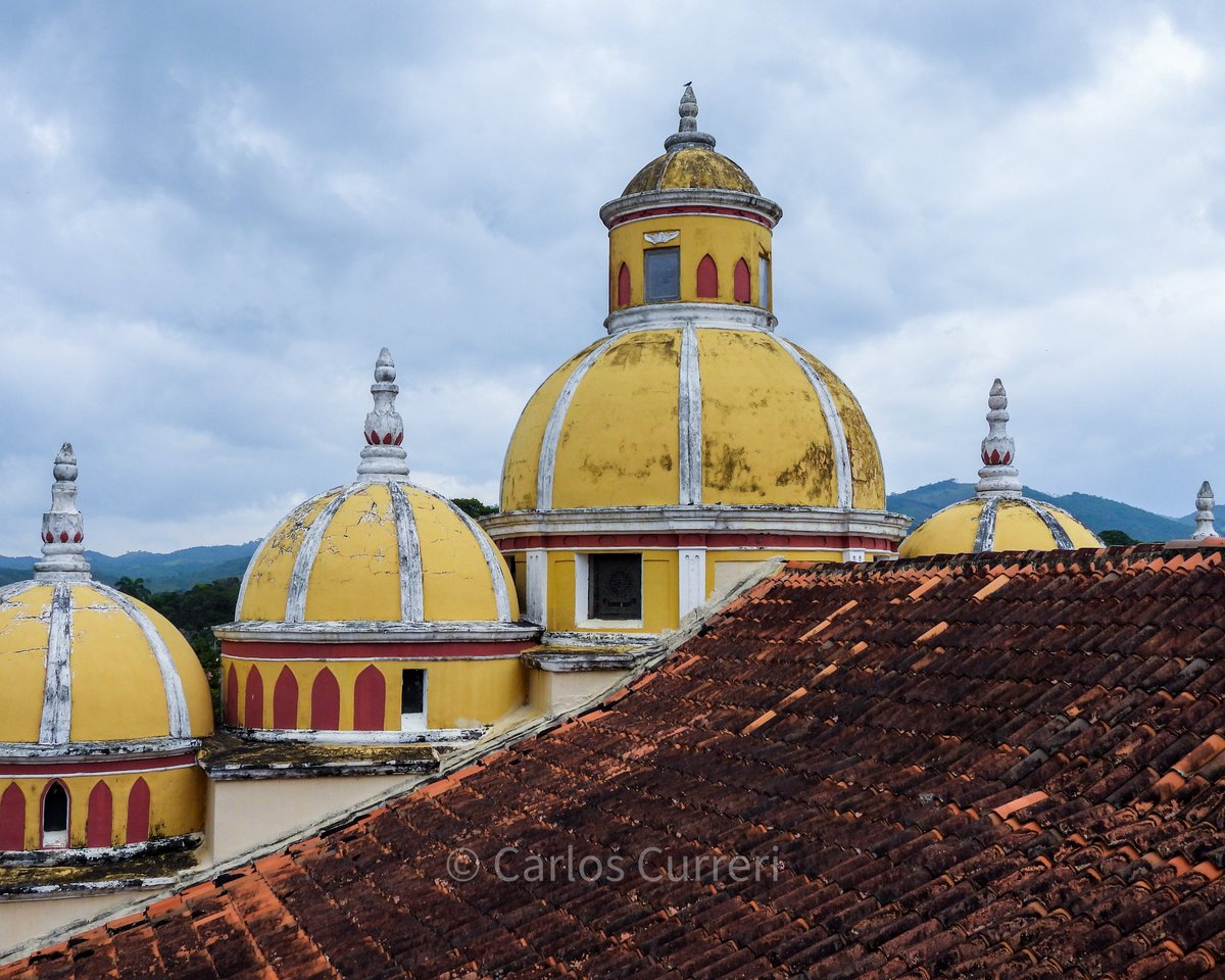 carlitox20's tweet photo. Las cinco cúpulas de San Juan Bautista de #Duaca #lara https://t.co/s5u8yHUooT