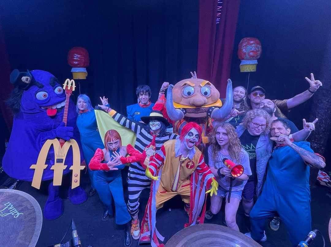 flummoxband's tweet image. Came back from tour &amp;amp; locked in a date for the first single release from the new album. 

Good Flummox things happening 💜