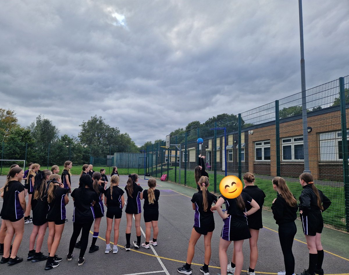 A great turnout for Yr7 &amp; 8 netball tonight ready for matches next week. Fantastic to have Seren one of our Yr10 Sports Leaders &amp; Chloe to help coach too 👍 #NotInMissOut <a href="/CwmbranHead/">Matt Sims</a> <a href="/CwmbranHigh/">Cwmbran High School / Ysgol Uwchradd Cwmbran</a> <a href="/CwmbranHighYr7/">CHS Transition and year 7 with Mrs H</a> <a href="/Sport_CHS/">CHS Sports</a>