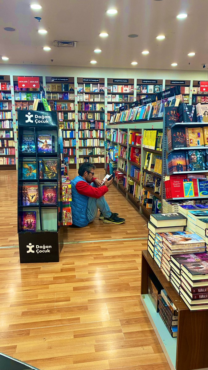 Nurulah00's tweet photo. Kitaplarla iyileşmeye “bibliyoterapi” denir. Okumak, ruhun ve kalbin en güzel tedavi yöntemidir. https://t.co/csV58qCYVc