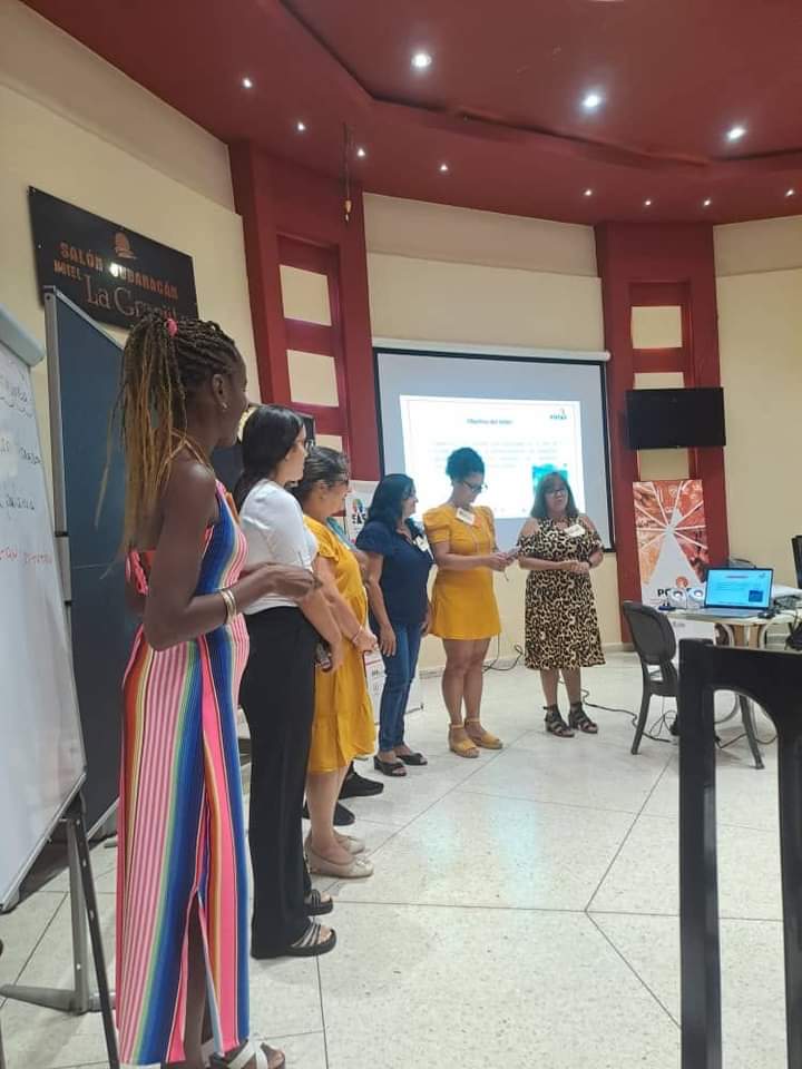 SambientalVC's tweet photo. Se desarrolla en #VillaClara el Taller regional de capacitación de procesos vinculados a la comercialización de productos agropecuarios, con la participación del #CPHEM.
#SoberaniaAlimentaria https://t.co/jD7l7qJQ3F