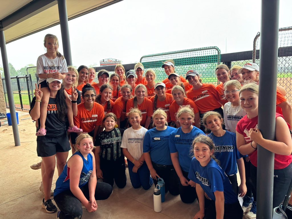 ONUSoftball's tweet image. 📢CALLING ALL PARENTS AND COACHES📢 

Do you have a young athlete that wants to be a part of our Little Sis program? This is a wonderful opportunity for our athletes to be role models to young softball players in the community! 

Sign up today 🐻‍❄️🧡

forms.gle/BrXAD8CCprBNMA…