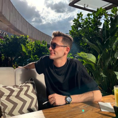 EMREEOZDEMIIR's tweet photo. #YeniProfilResmi https://t.co/FDqXr7iMr7