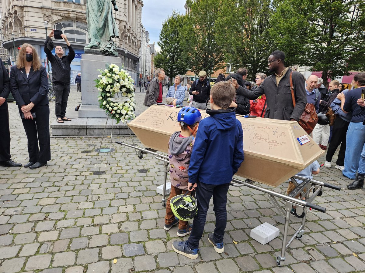 Sarah Azau tweet media