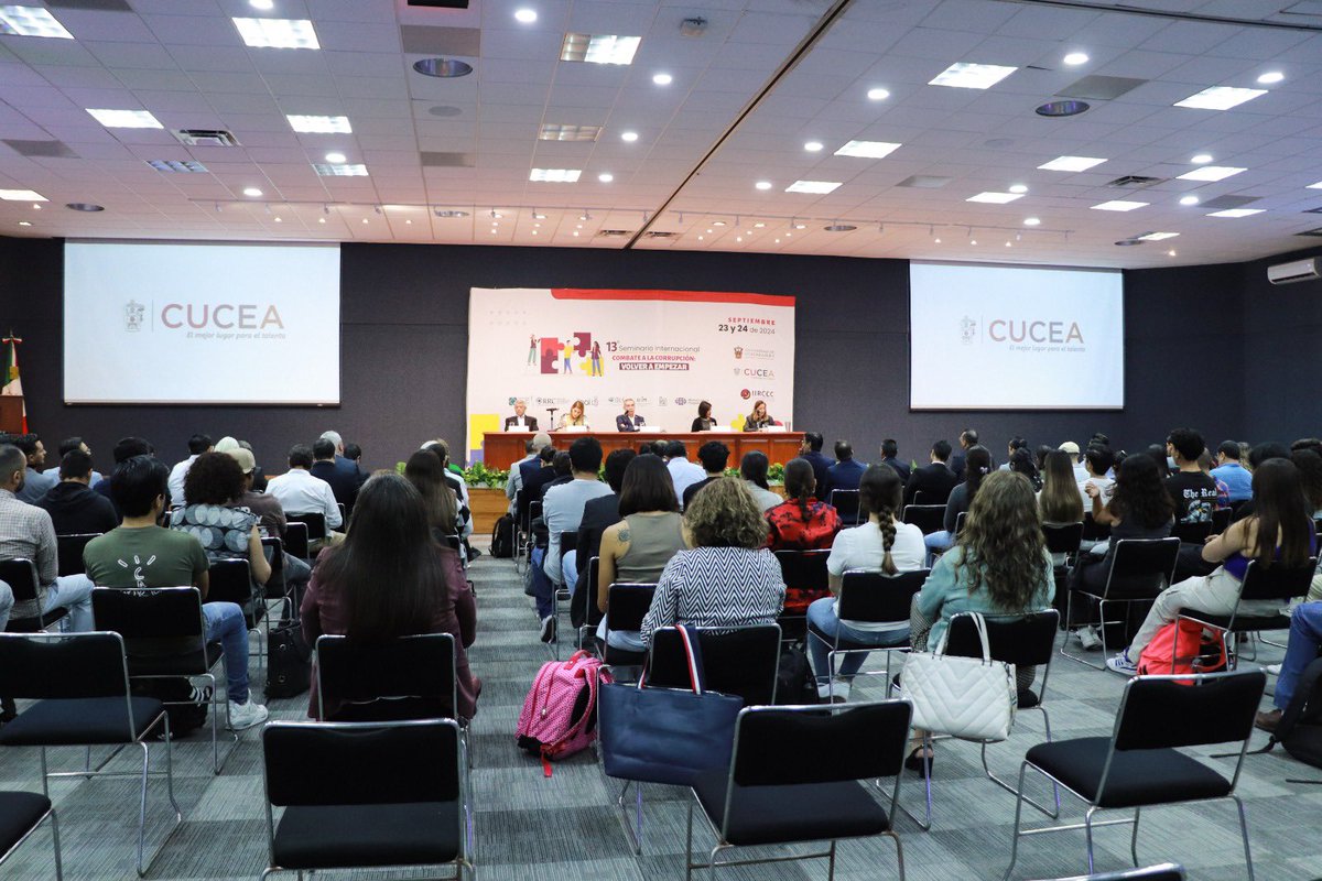 olinavarr's tweet photo. Inauguramos el 13º Seminario Internacional Combate a la corrupción: volver a empezar, organizado por @CUCEA_OFICIAL #IIRCCC @TheWJP_mx @ITEIJal @INAImexico Un honor ser co-convocante de este importante foro, tan necesario frente al debilitamiento institucional que enfrenta México.