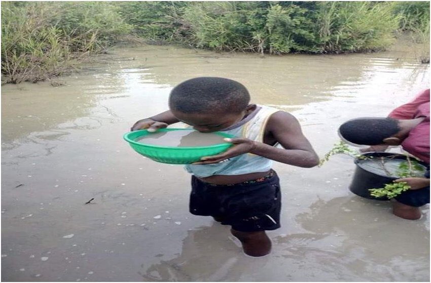 appiatewaa's tweet photo. Dear @UNICEFGhana &amp; @UNICEF, the Galamsey activities affect your work too. 
“To every child, clean water”, “To every child, good health”.
There will be no surviving child to help if Galamsey still persists.
We need your voice!
#EndGalamseyNow #FreetheCitizens https://t.co/eUjeozdHhU