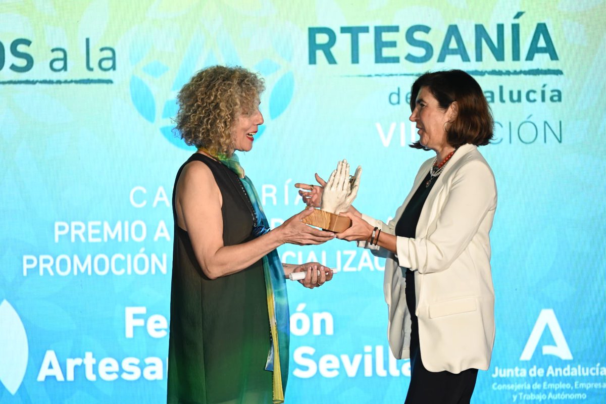 🎨 ¡Enhorabuena a nuestros artesanos premiados! Sus proyectos innovadores y creativos son el orgullo de #Andalucía. Desde la <a href="/AndaluciaJunta/">Junta de Andalucía</a>  apoyamos el talento local con iniciativas como las nuevas ayudas de 20M€ para modernización y competitividad
#PremiosArtesanía #Andalucía