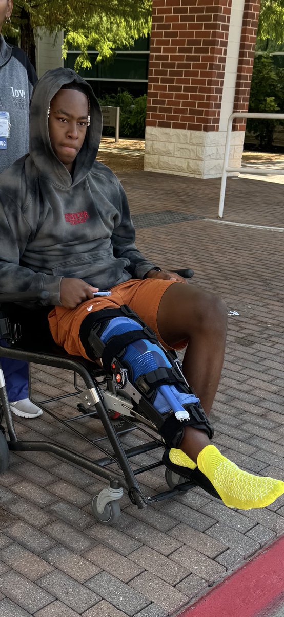 TazWillCo's tweet image. Surgery was successful with no complications!‼️
Thank you to everyone that called, texted, dm, facetimed, zoomed, emailed and prayed @Taz_1x 
#Road2Recovery