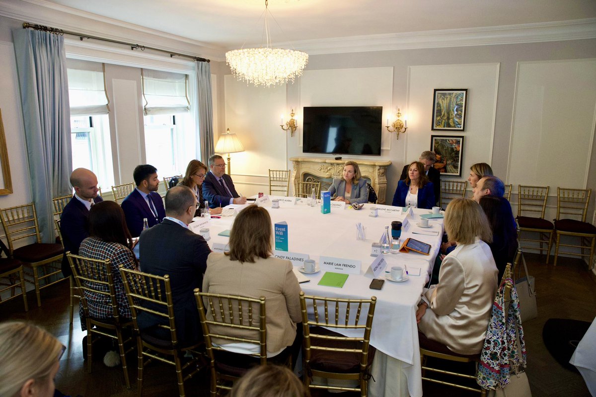 Nadia Calviño (@nadiacalvino) on Twitter photo Very good conversations with <a href="/MikeBloomberg/">Mike Bloomberg</a>, Benedict Cumberbatch, Sophie Hunter & <a href="/Raptors/">Toronto Raptors</a> President Masai Ujiri. Inspirational people sharing the same goals for a better society and a liveable planet.
And a productive meeting with investors at #Bloomberg #GlobalBusinessForum! Very good conversations with <a href="/MikeBloomberg/">Mike Bloomberg</a>, Benedict Cumberbatch, Sophie Hunter & <a href="/Raptors/">Toronto Raptors</a> President Masai Ujiri. Inspirational people sharing the same goals for a better society and a liveable planet.
And a productive meeting with investors at #Bloomberg #GlobalBusinessForum!