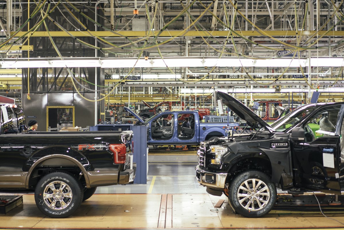 thehenryford's tweet image. #ManufacturingDay is approaching, and we’re gearing up to offer special activities for students and the public at Ford Rouge Factory Tour on Oct. 3 and 4. Learn more at links.thf.org/3zv6hyu. ⚙️