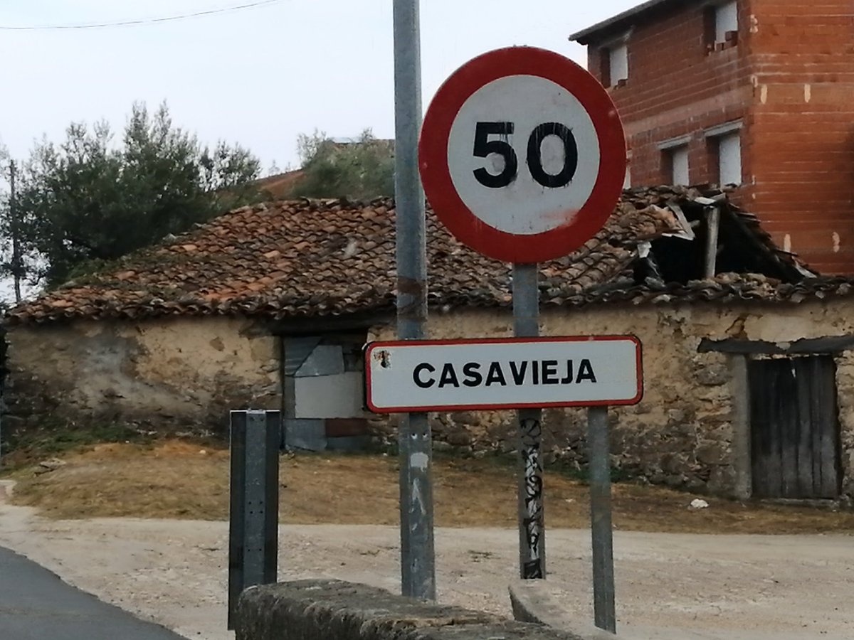 AcpiSomos's tweet photo. Sorprende mucho encontrar en este siglo barrios llenos de encanto pero con nombres que no esperamos https://t.co/ROJ9h5AvhK