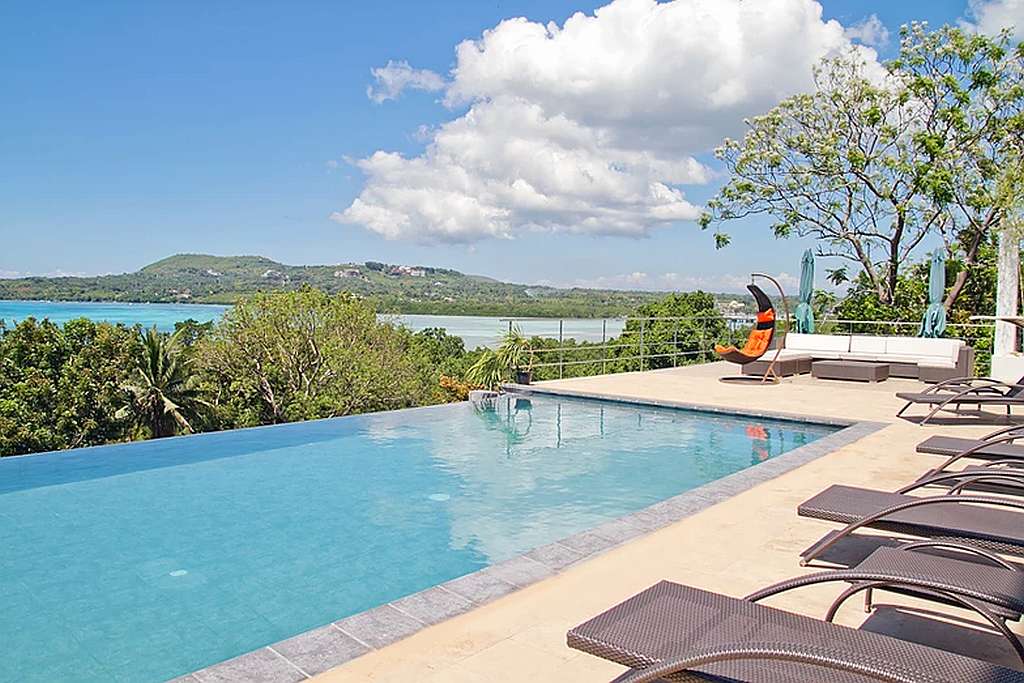 infobohol's tweet photo. Ocean Suites Bohol Boutique Hotel is located beside the world famous Blood Compact Monument.
https://t.co/w8O0XxmgmW https://t.co/456SY8j5AH