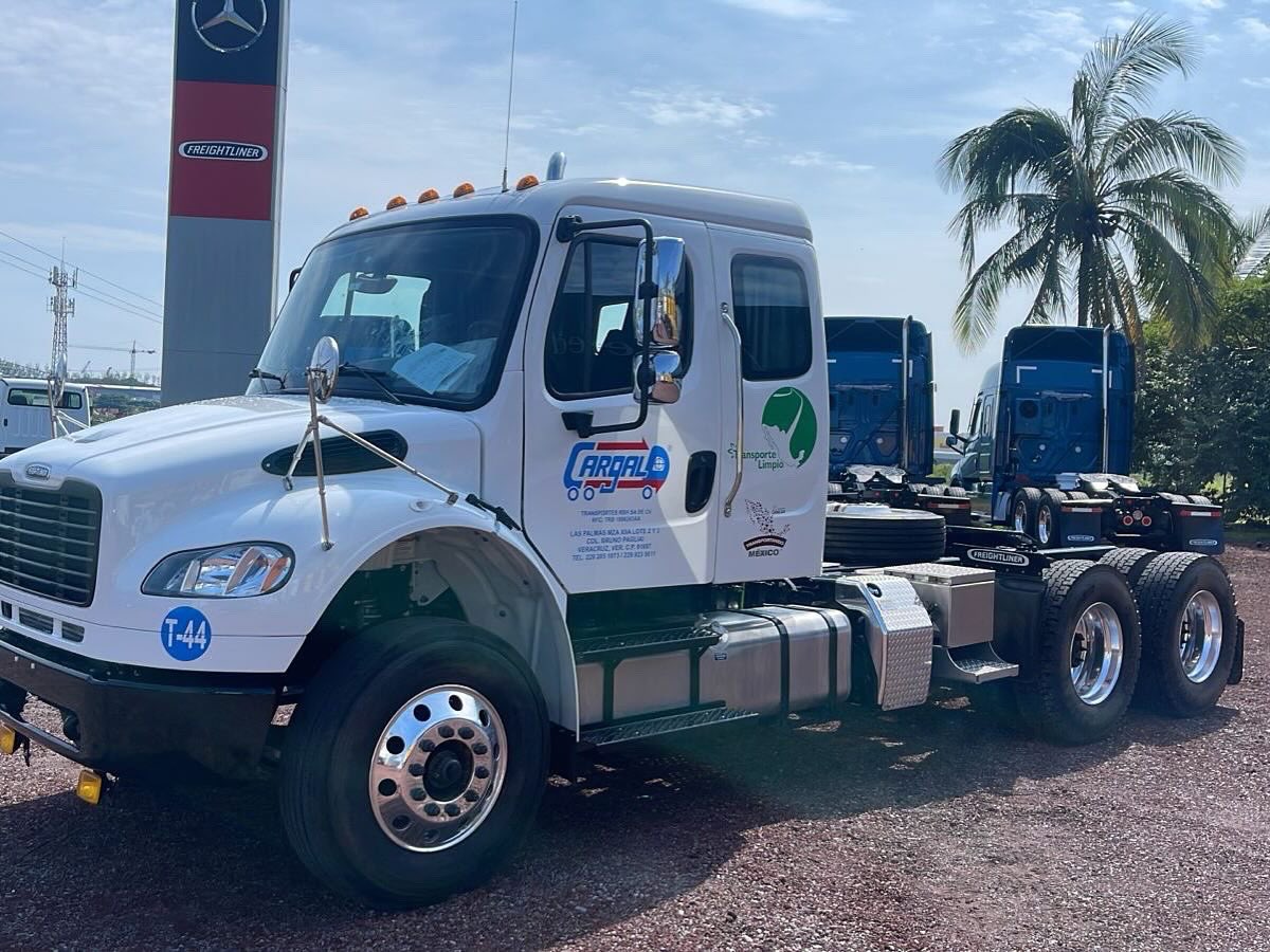 CARGALO2017's tweet photo. ¡CARGALO ESTÁ DE FIESTA! 🥳 🎉

¡Bienvenida unidad T44! 🚛🚛🚛🚛

Estamos más que listo para seguir brindando nuestros servicios de transporte de carga 🔥🔥

En hora buena ¡muchas felicidades! al equipo CARGALO por este nuevo logro 🎉🎉🎉

#cargalo #transporte #veracruz https://t.co/myoHeXswHq